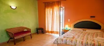 Aparthotel Pythos 2*