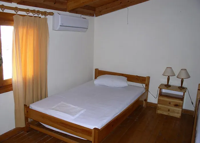Pythos Aparthotel 2*